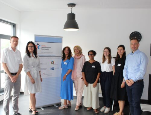 Von den Apfelschnitzen der Urgroßmutter zum familienfreundlichen Unternehmen – die Initiative familienbewusste Personalpolitik zu Gast bei der Nürnberger Baugruppe